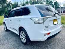 https://riyasewana.com/uploads/mitsubishi-outlander-phev-2014-2620554112854.jpg
