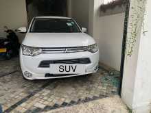 Mitsubishi Outlander PHEV 2014 SUV