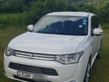 Mitsubishi Outlander PHEV PLUG IN 2014 SUV