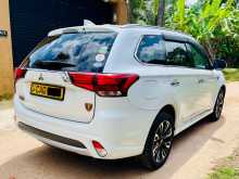https://riyasewana.com/uploads/mitsubishi-outlander-phev-2015-1118060312914.jpg