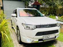 Mitsubishi Outlander PHEV G-premium 2015 SUV