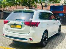https://riyasewana.com/uploads/mitsubishi-outlander-phev-2015-129053512332.jpg