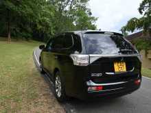 https://riyasewana.com/uploads/mitsubishi-outlander-phev-2015-189430712052.jpg