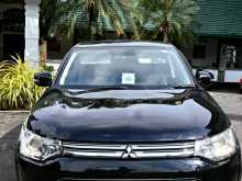 Mitsubishi Outlander PHEV 2015 SUV