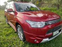 Mitsubishi Outlander PHEV 2015 SUV
