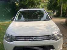 Mitsubishi Outlander PHEV G Navi 2015 SUV