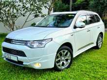 Mitsubishi Outlander PHEV 2015 SUV