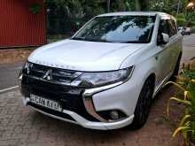 Mitsubishi Outlander PHEV 2015 SUV