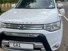 Mitsubishi Outlander PHEV 2015 SUV