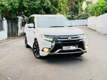 Mitsubishi Outlander PHEV Premium 2015 SUV
