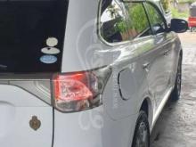 https://riyasewana.com/uploads/mitsubishi-outlander-phev-2015-51757491210315.jpg