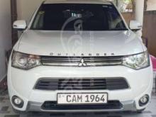 Mitsubishi Outlander PHEV 2015 SUV