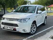 Mitsubishi Outlander PHEV 2015 SUV