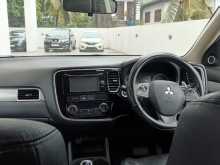 https://riyasewana.com/uploads/mitsubishi-outlander-phev-2015-821210612613.jpg