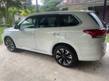 Mitsubishi Outlander PHEV 2016 SUV