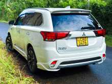 https://riyasewana.com/uploads/mitsubishi-outlander-phev-2016-2210522912013.jpg