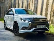 Mitsubishi Outlander PHEV G Navi Premium 2016 SUV