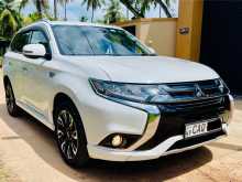 Mitsubishi Outlander PHEV G Navi Premium 2016 SUV