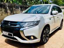 https://riyasewana.com/uploads/mitsubishi-outlander-phev-2016-315492912682.jpg