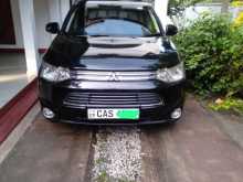 Mitsubishi Outlander PHEV 2014 SUV