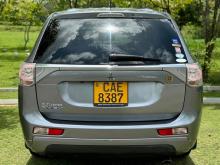 https://riyasewana.com/uploads/mitsubishi-outlander-phev-2019385524632.jpg