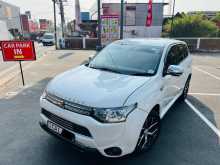 Mitsubishi Outlander PHEV 2014 SUV