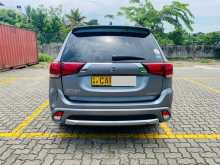 https://riyasewana.com/uploads/mitsubishi-outlander-phev-2102643953.jpg