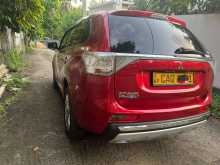 https://riyasewana.com/uploads/mitsubishi-outlander-phev-21120014182.jpg