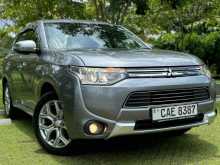 https://riyasewana.com/uploads/mitsubishi-outlander-phev-219162922801.jpg