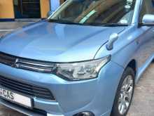 Mitsubishi Outlander PHEV 2014 SUV