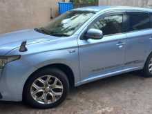 https://riyasewana.com/uploads/mitsubishi-outlander-phev-2213570983.jpg