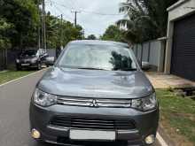 Mitsubishi Outlander PHEV 2014 SUV