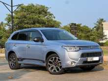 Mitsubishi Outlander PHEV 2013 SUV