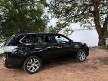 Mitsubishi Outlander PHEV 2014 SUV