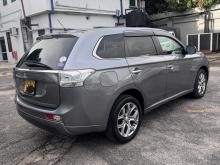 https://riyasewana.com/uploads/mitsubishi-outlander-phev-2517280610933.jpg
