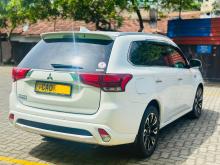 https://riyasewana.com/uploads/mitsubishi-outlander-phev-27190417482.jpg