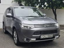 Mitsubishi OUTLANDER PHEV 2015 SUV