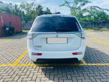 https://riyasewana.com/uploads/mitsubishi-outlander-phev-295111623.jpg