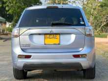 https://riyasewana.com/uploads/mitsubishi-outlander-phev-30103553123.jpg