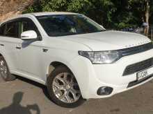 Mitsubishi Outlander PHEV 2015 SUV