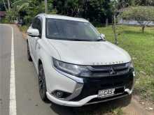 Mitsubishi OUTLANDER PHEV 2015 SUV