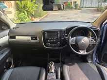 https://riyasewana.com/uploads/mitsubishi-outlander-phev-315411353.jpg