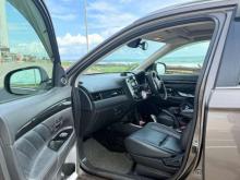 https://riyasewana.com/uploads/mitsubishi-outlander-phev-41107396194.jpg