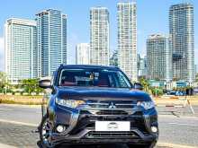 Mitsubishi Outlander PHEV Premium 2015 SUV