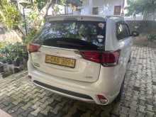 https://riyasewana.com/uploads/mitsubishi-outlander-phev-516301822452.jpg