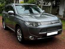 Mitsubishi Outlander PHEV 2013 SUV