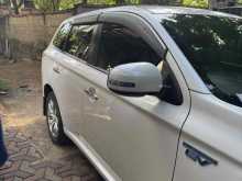 https://riyasewana.com/uploads/mitsubishi-outlander-phev-58464922083.jpg