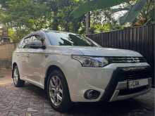 Mitsubishi Outlander PHEV 2015 SUV