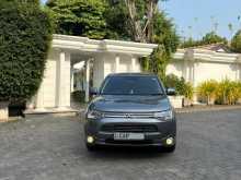 Mitsubishi Outlander PHEV 2016 SUV