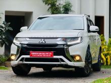 Mitsubishi Outlander PHEV G Navi Premium 2015 SUV